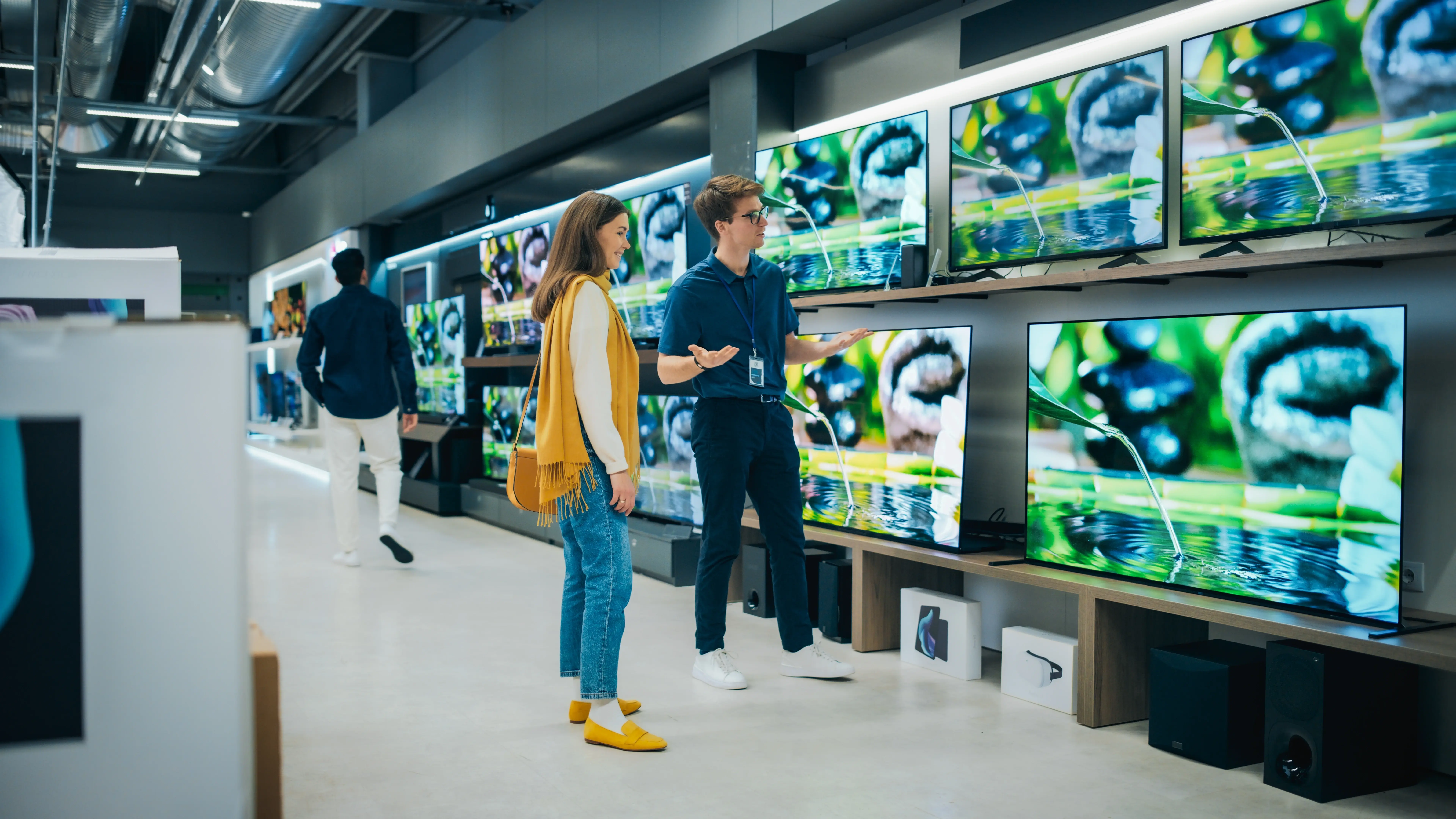 How To Open an Electronics Store: 5 Simple Steps